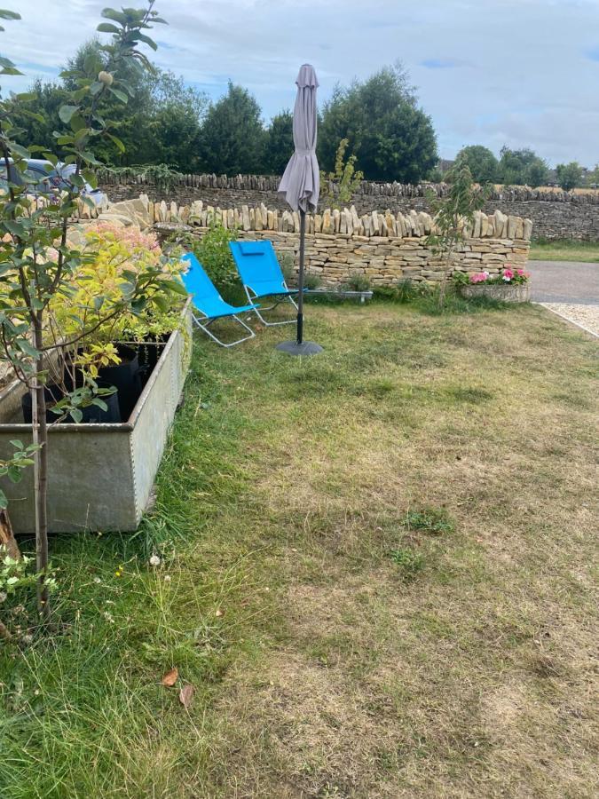 Cosy Cotswolds Self-Contained One Bedroom Cottage 奇平诺顿 外观 照片